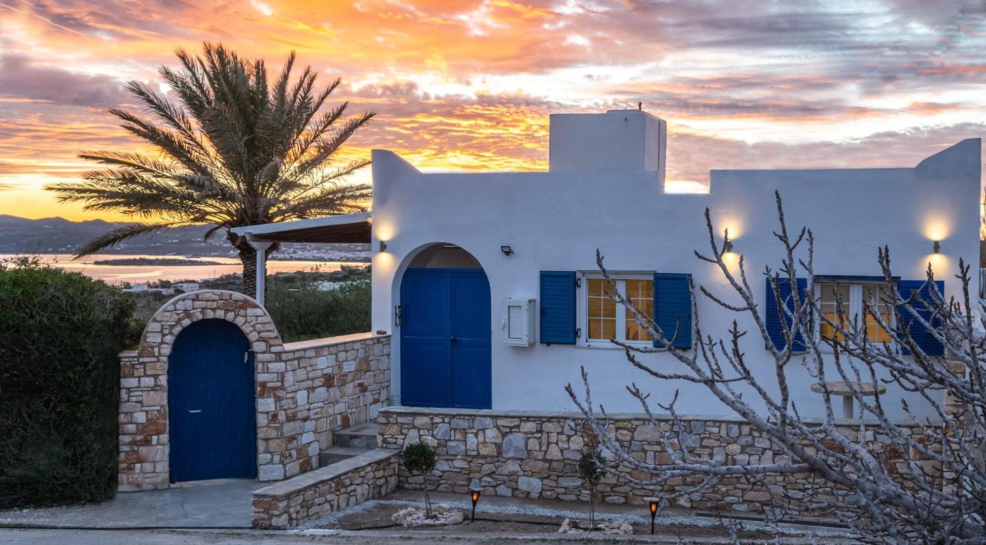 Noho @ Sunlit House Paros Holiday home *